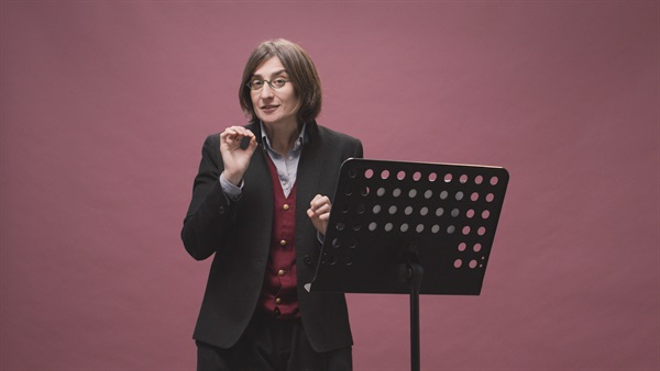 Chiara Valerio, matematica, scrittrice e autrice delle Lezioni d'Autore di Feltrinelli Education dal titolo “La matematica che ha fatto la storia”