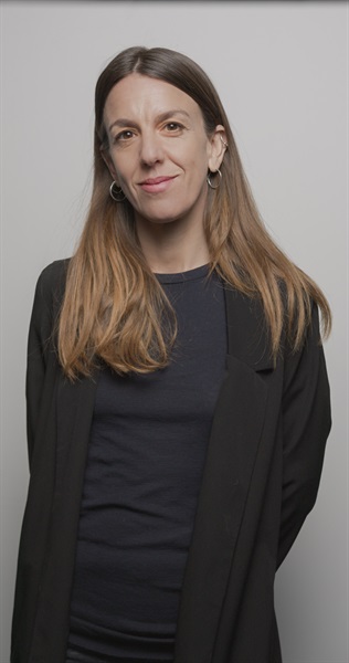 Chiara Alessi, autrice delle nuove Lezioni d'Autore di Feltrinelli Education dal titolo “Il design italiano che parla di noi”