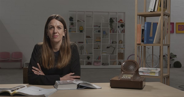 Chiara Alessi, autrice delle nuove Lezioni d'Autore di Feltrinelli Education dal titolo “Il design italiano che parla di noi”