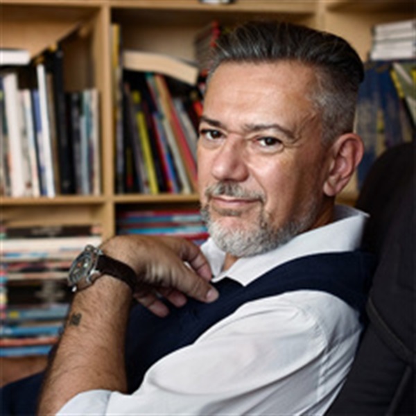  Tito Faraci uno dei più noti sceneggiatori italiani di fumetti curatore della collana “Feltrinelli Comics” e docente del corso “Scrivere un fumetto. Dall’idea alla proposta editoriale” di Feltrinelli Education