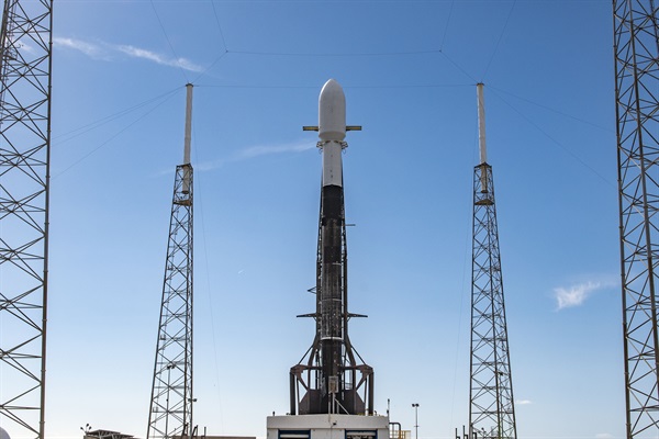 Falcon 9 pronto al lancio 