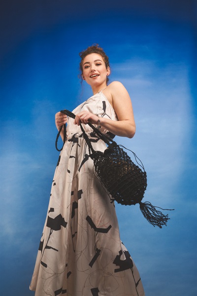 Gonna Dani in viscosa, 60€  Canotta Giorgia in viscosa, 38€  Tracollina Giglio macrame´ con fodera in sari Base-India, 39€  .jpeg