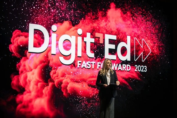 Digit'Ed | Fast Forward // Sarah Varetto, Executive Vice President Communication, Inclusion and Bigger Picture di Sky Italia