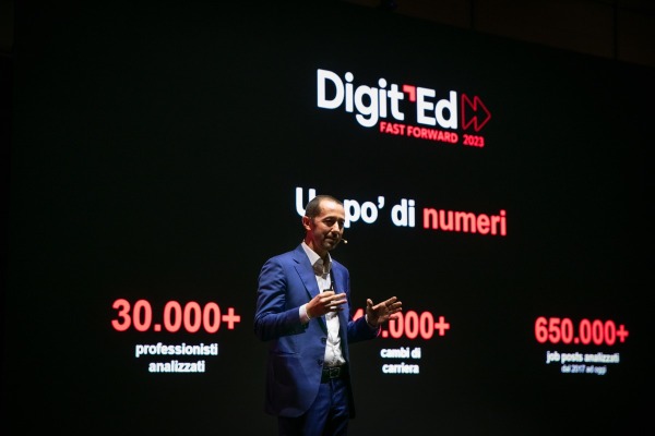 Digit'Ed | Fast Forward // Sotto la lente dei dati: il mercato del lavoro in una prospettiva data driven Valerio Momoni, Chief Corporate Development, Digit'Ed