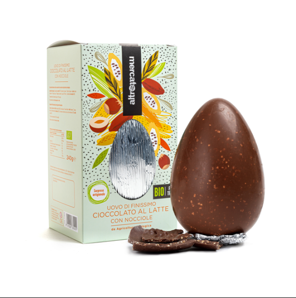 Uovo di cioccolato al latte con nocciole - 240 g - bio a € 15.20 - Disponibile su shop.altromercato.it 