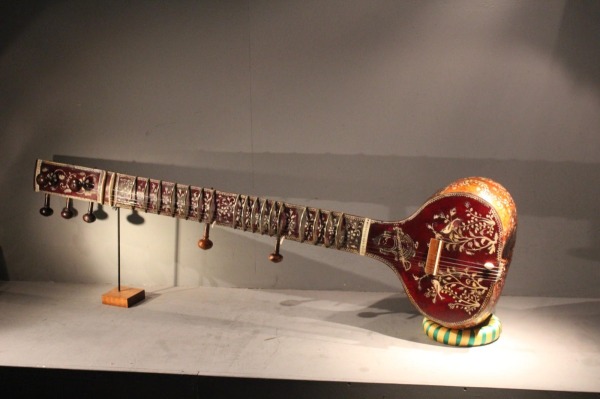 Sitar del collezionista e liutaio Fabrizio Cassano