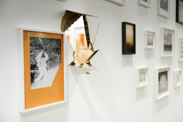 La performance artistica a MIA Photo Fair 2024