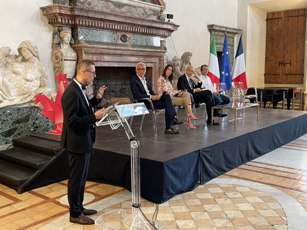 Federico Smanio, direttore del programma WeSportUp Accelerator, CDP Venture Capital, modera la prima tavola rotonda sullo SporTech, partecipata da Fulvio Matteoni, Direttore relazioni istituzionali, Decathlon Italia, Mauro Baldissoni, Presidente di S