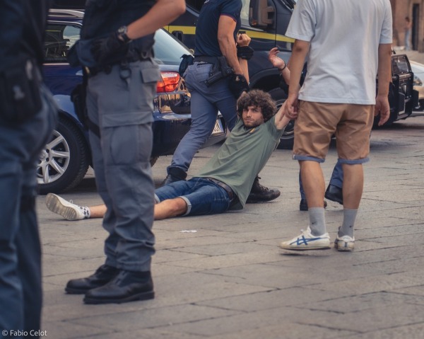 Sgombero da parte della questura