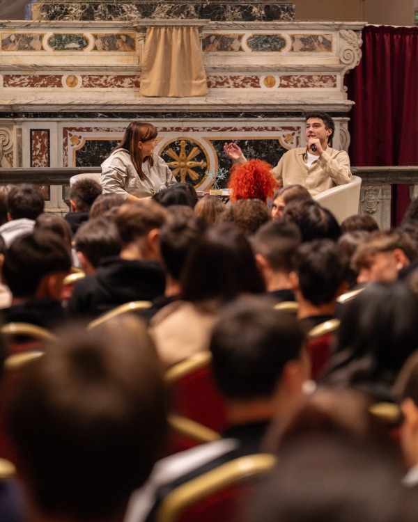 Scrittura creatrice: come conoscere e superare i nostri limiti. Pratiche per scrivere il copione della propria vita
Cauthamente | Marisandra Lizzi in dialogo con Iacopo Mancini | Credito fotografico: @filippomeoni_11