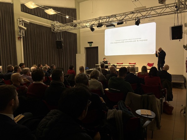 Momento dell'evento presso la Mediateca di San Lazzaro di Savena (BO).