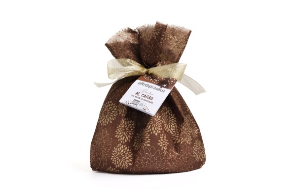 PANDORO AL CACAO E GOCCE DI CIOCCOLATO
