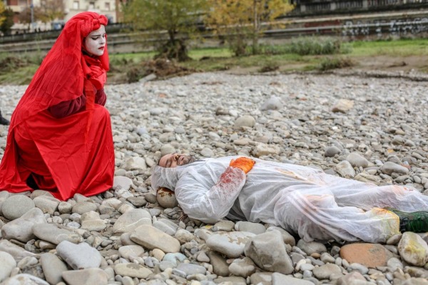 Extinction Rebellion: fiumi verdi a Parma  | Crediti giornalistici Riccardo Cavallotti