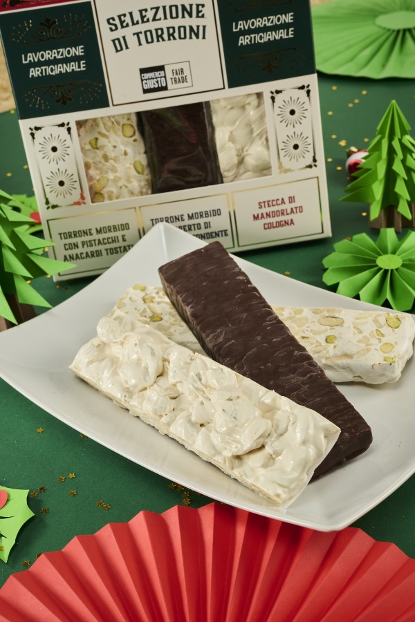 CONFEZIONE REGALO  3 STECCHE DI TORRONE ARTIGIANALE 