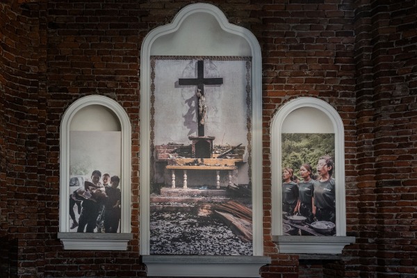 Carlo Cozzoli - Memora - Mostra Rivoluzione in Myanmar Nicchia 3.jpg