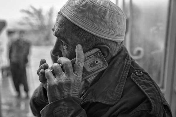 Cross-border transactions are conducted in US dollars, despite US sanctions on Iran. Many of the goods brought in end up in luxury stores across the nation. Kurdistan, Iran, 14 January 2019