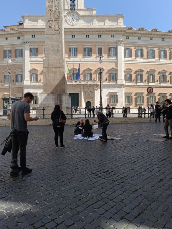 Giuliano Carlo De Santis | Piazza Montecitorio | #SergioRispondi