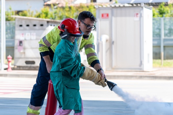 Visita dell’Istituto Comprensivo Statale di Busseto da SICIM | prova antincendio jpg