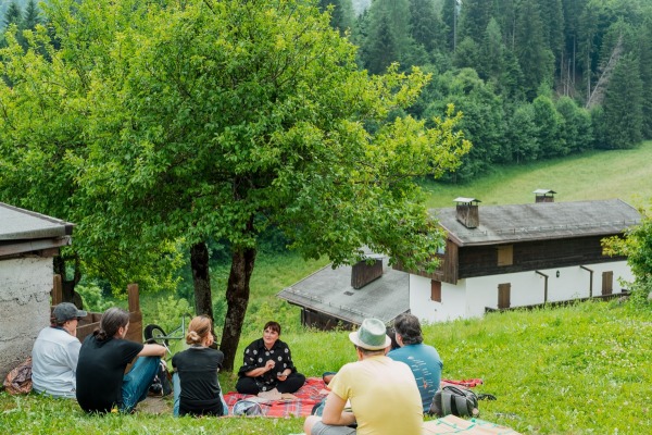 “meditazione del seme” guidata da Marisandra al Digital Detox Festival | Credit Mario Mele	