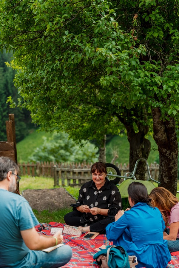 “meditazione del seme” guidata da Marisandra al Digital Detox Festival | Credit Mario Mele	