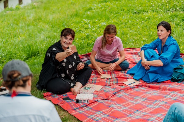 “meditazione del seme” guidata da Marisandra al Digital Detox Festival | Credit Mario Mele	