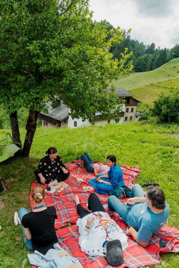 “meditazione del seme” guidata da Marisandra al Digital Detox Festival | Credit Mario Mele	