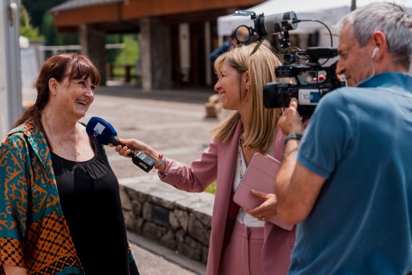 Marisandra Lizzi intervistata da Anna Vitaliano TG3 RAI FVG | Credit Mario Mele