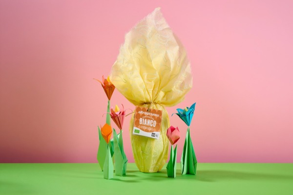 UOVO DI CIOCCOLATO BIANCO.jpg