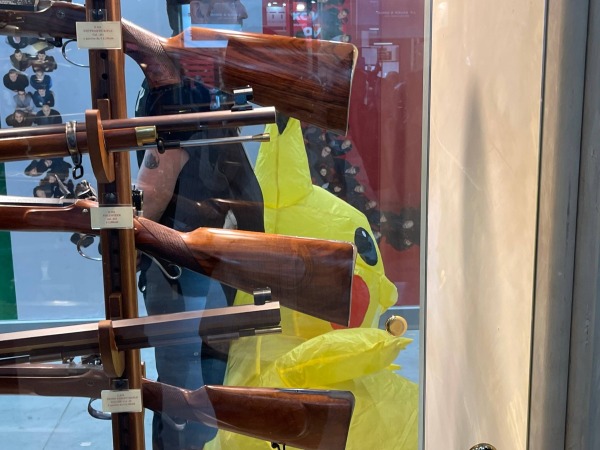 L'azione di Extinction Rebellion contro EOS, la fiera delle armi