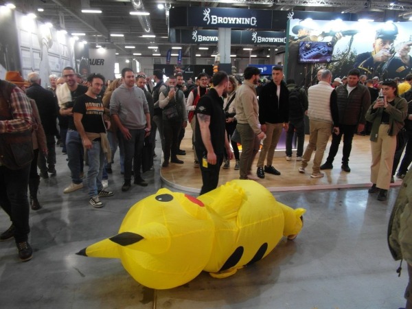 L'azione di Extinction Rebellion contro EOS, la fiera delle armi