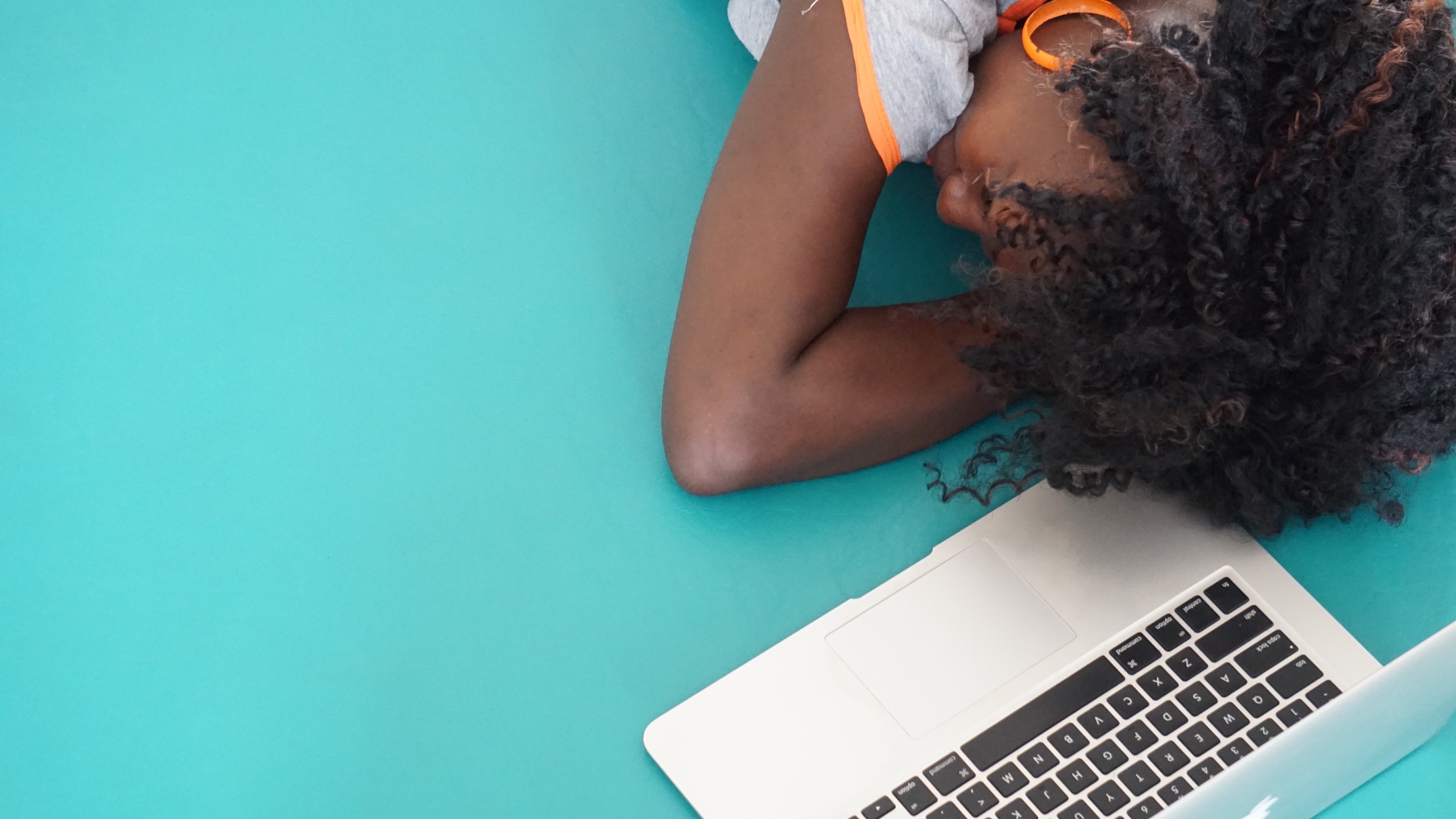 Africa, photo, free, girl, woman, mac, working, sleeping, young, hair, green, beauty, relax, thinking, earrings, people, startup, work