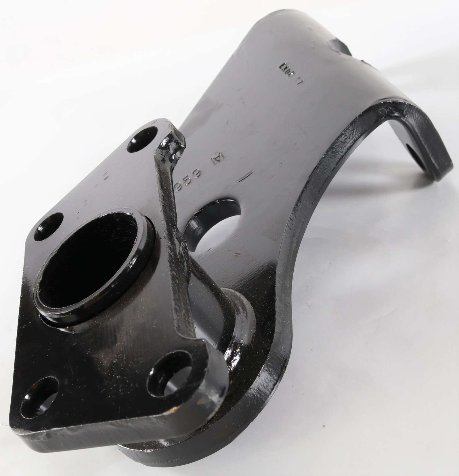 A13299Q5555 from MERITOR - AIR BRAKE CHAMBER BRACKET