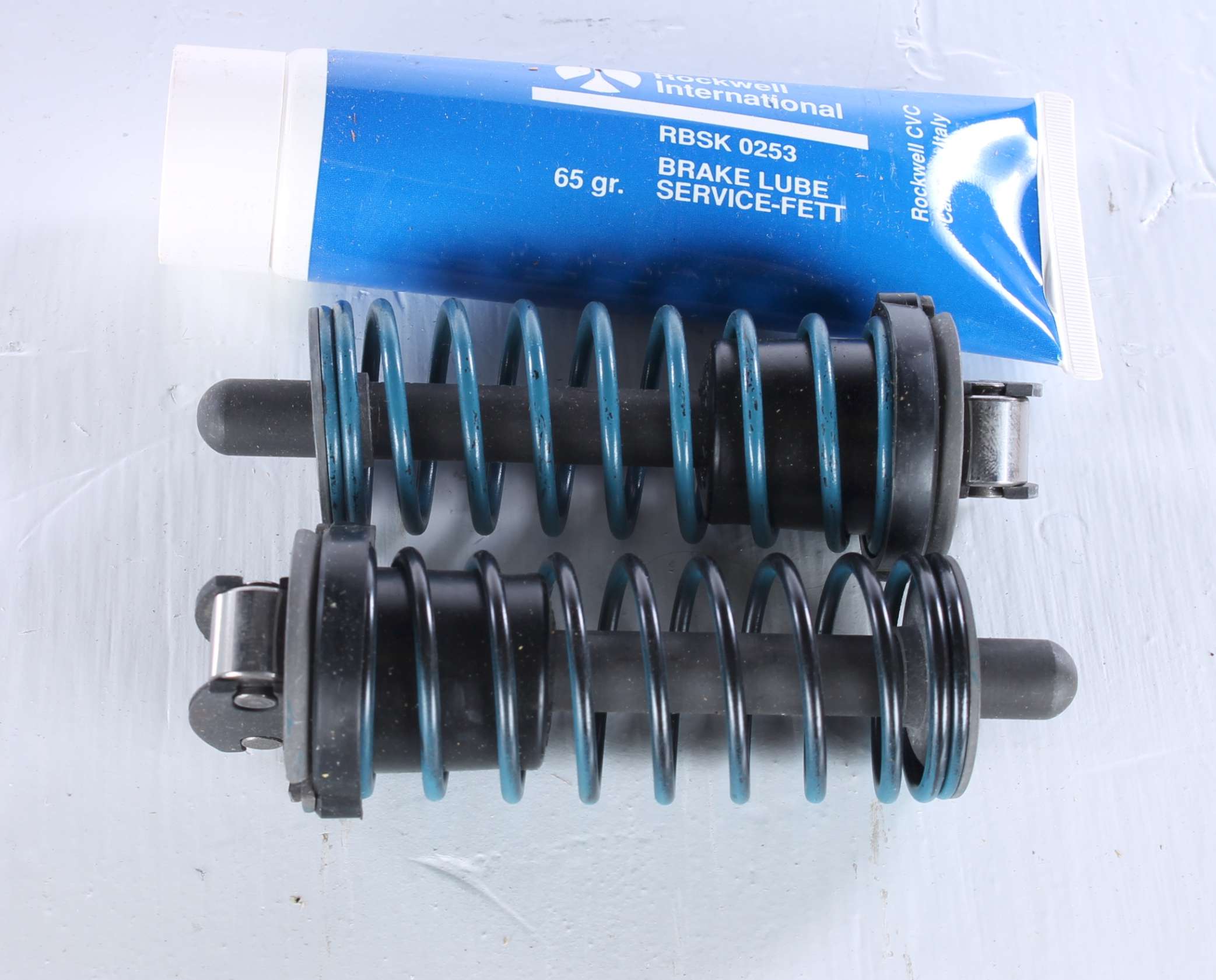 RBSK0250B from CUMMINS: MERITOR / MERITOR WABCO - WEDGE KIT