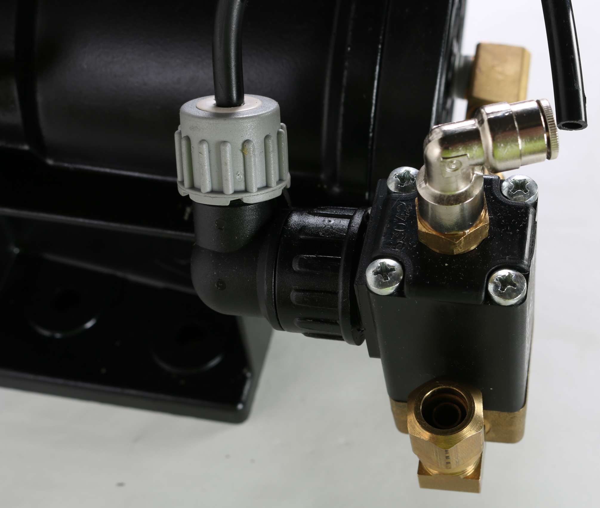 F600768 from GROENEVELD GROUP GREASE PUMP ASSEMBLY PNEUMATIC