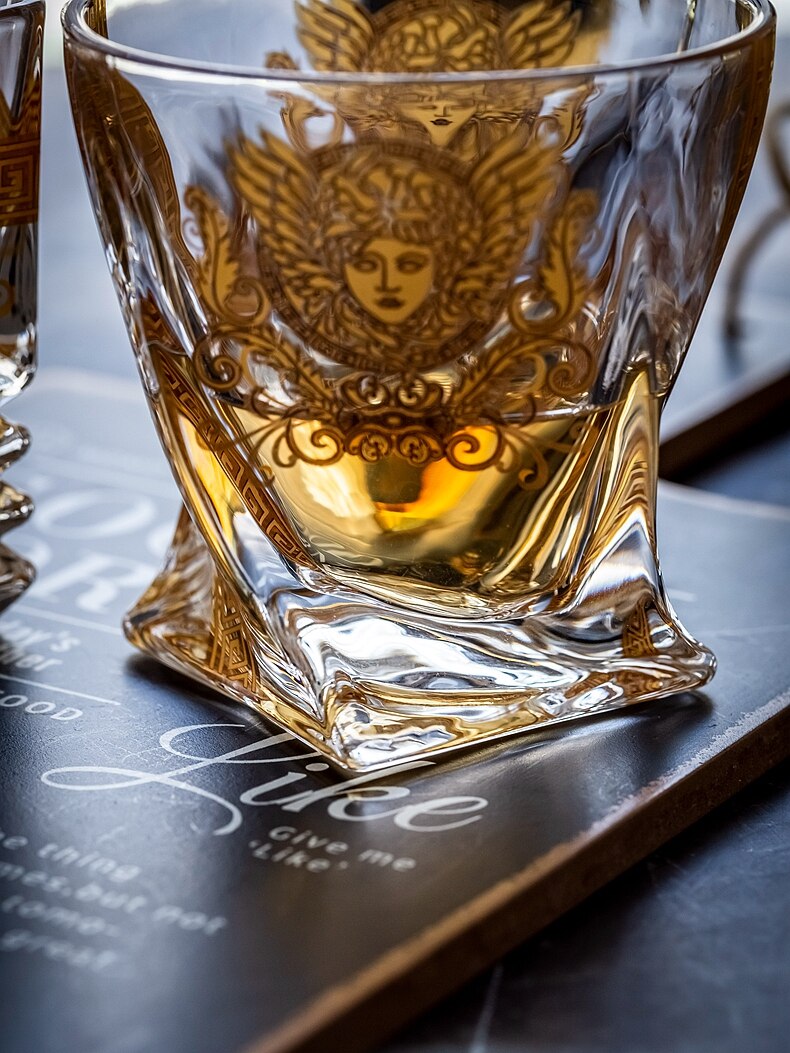 Creative Crystal Whiskey Cup Medusa Gold Portrait Wine Glass Wine Glass Multi-Functional Beer Steins Water Cup