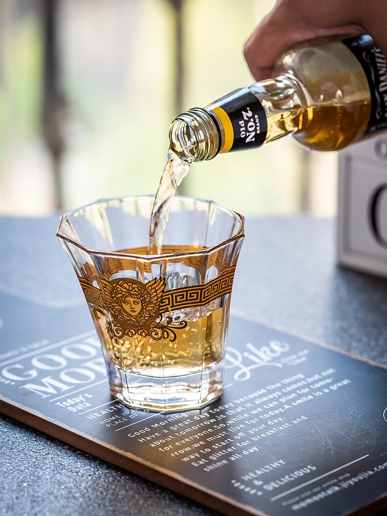 Creative Crystal Whiskey Cup Medusa Gold Portrait Wine Glass Wine Glass Multi-Functional Beer Steins Water Cup