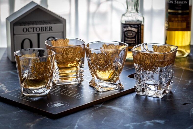 Creative Crystal Whiskey Cup Medusa Gold Portrait Wine Glass Wine Glass Multi-Functional Beer Steins Water Cup