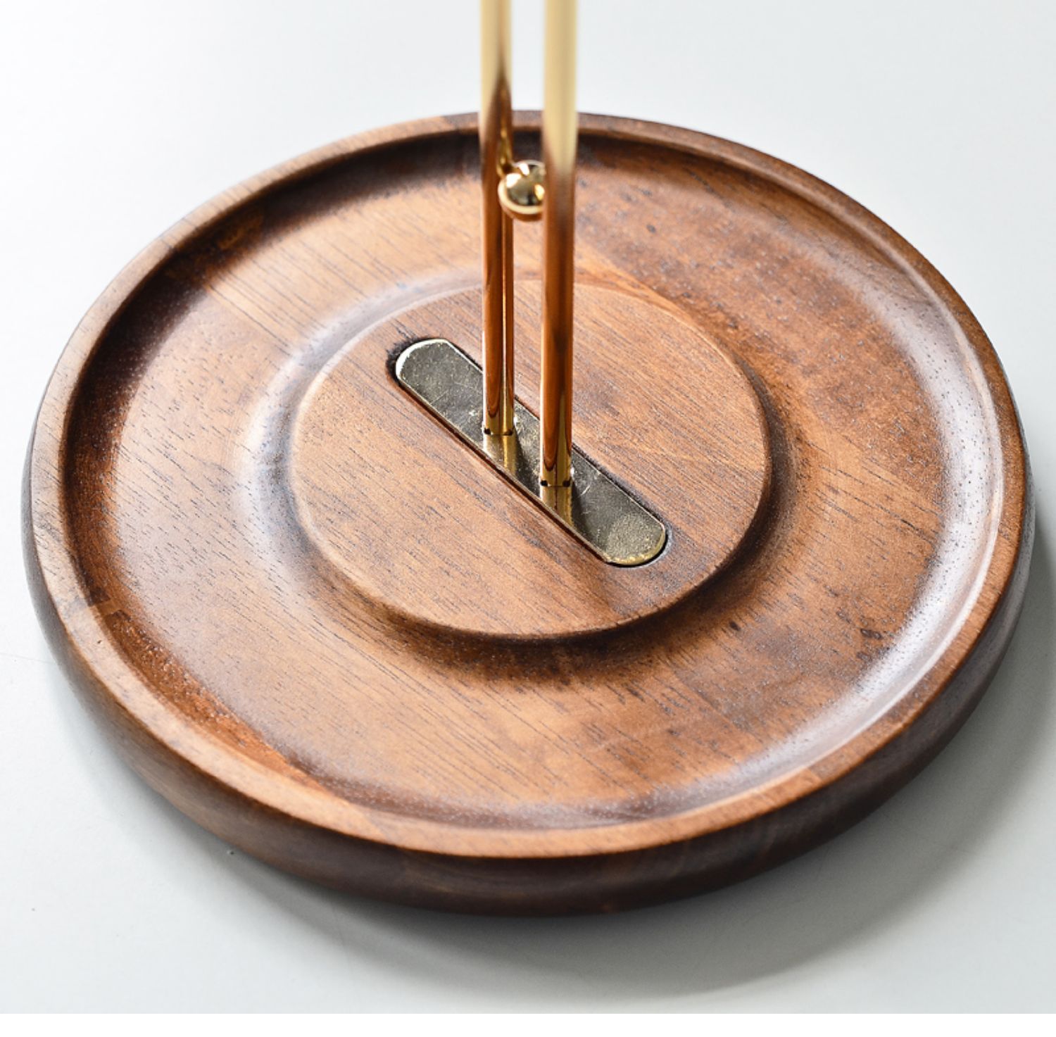 Light Luxury Black Tie Burgundy Red Wine Glass Originality Household Kitchenware Paunch Crystal Glass Red Pole Elk Goblet Stand