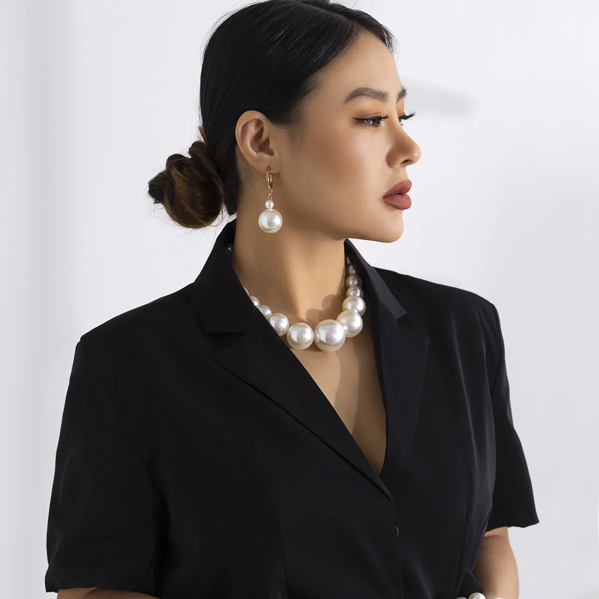 Imitation Pearl Necklace Bracelet Earrings for Women Fashion Jewelry Set Exaggerated Design