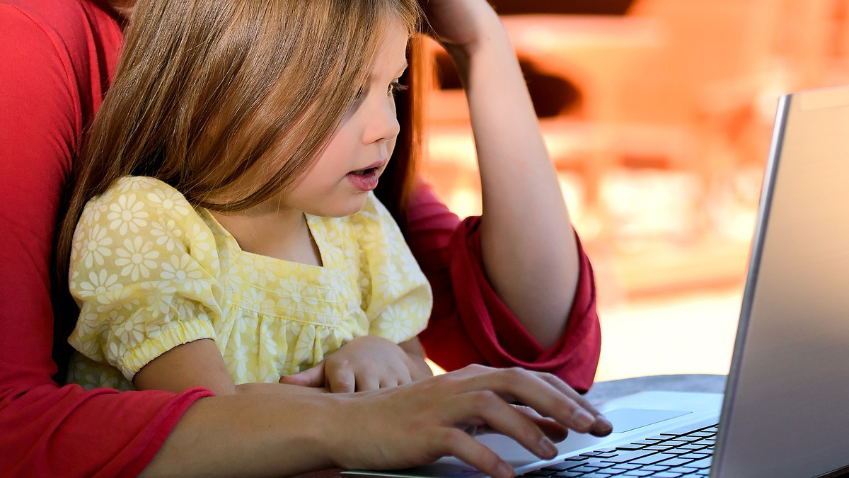 Child at computer 1200