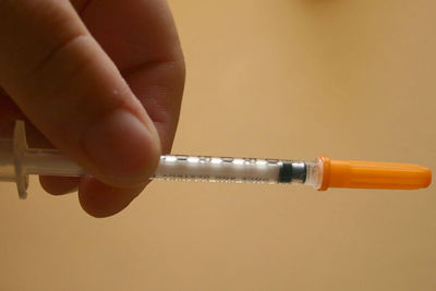 Medium 1600px syringe with insulin for a cat