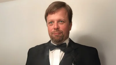 Medium skyhallmon