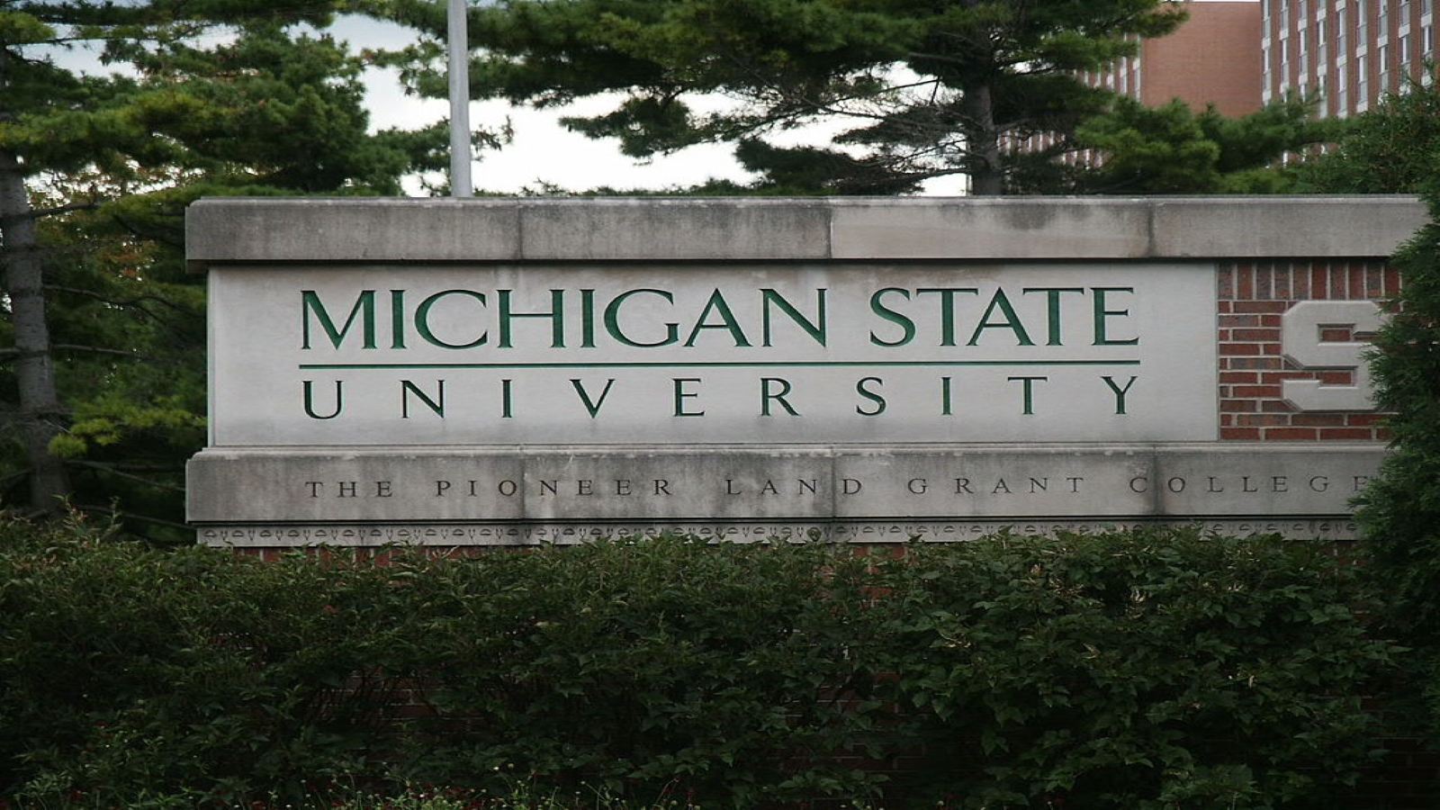 1024px michigan state university sign