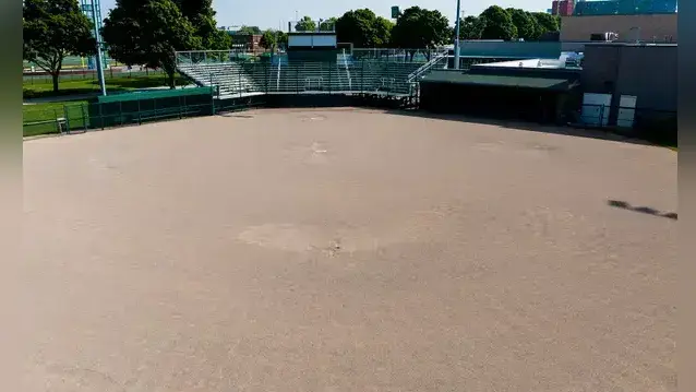 Minnesota Duluth defeats Wayne State softball team at Lewis Dome Invitational