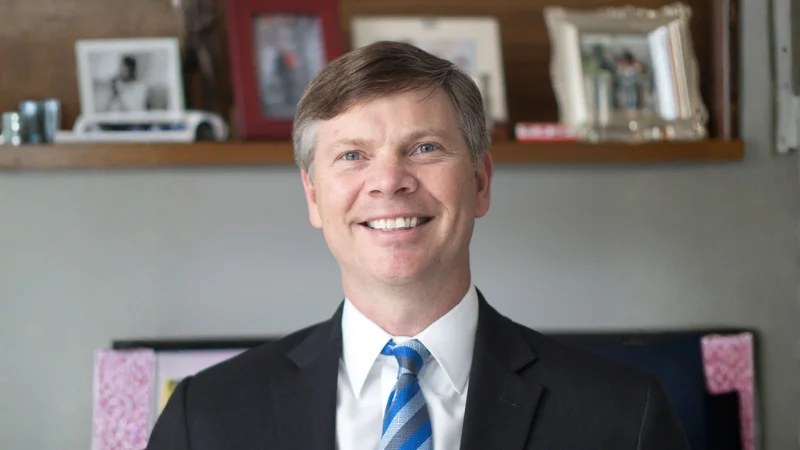 Amazon honors veterans with nationwide green light initiative