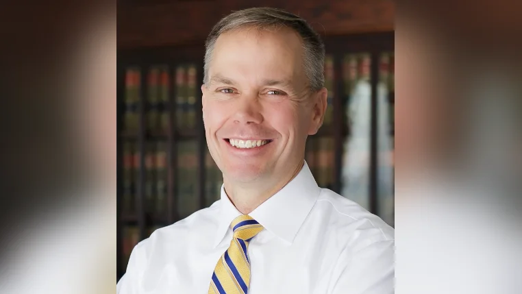1,362 lawyers with active licenses to practice law in cities in Utah  County as of Q2
