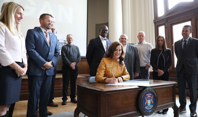 Medium whitmer signing