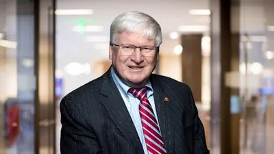 Medium glenn grothman