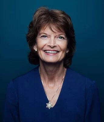 Medium 618px lisa murkowski official photo