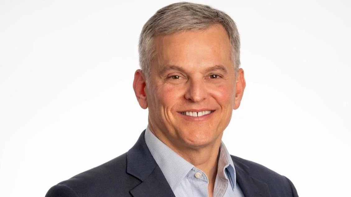 Governor Stein discusses infrastructure grants with Clyde small businesses